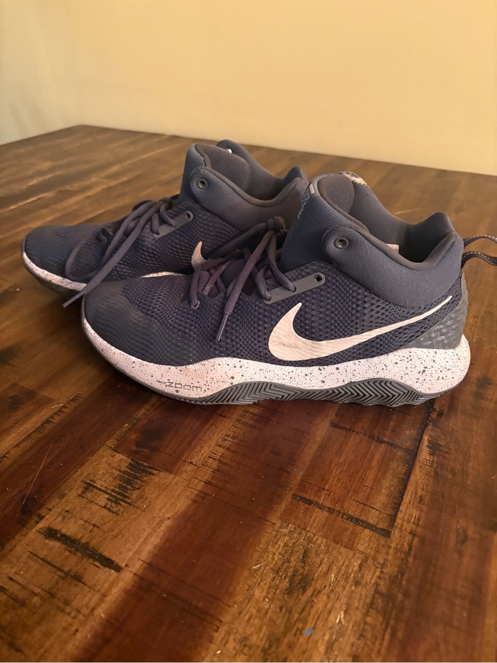 Nike Zoom Rev Basketball Shoes Mens 10.5 Grey and White  Mid Top Sneakers